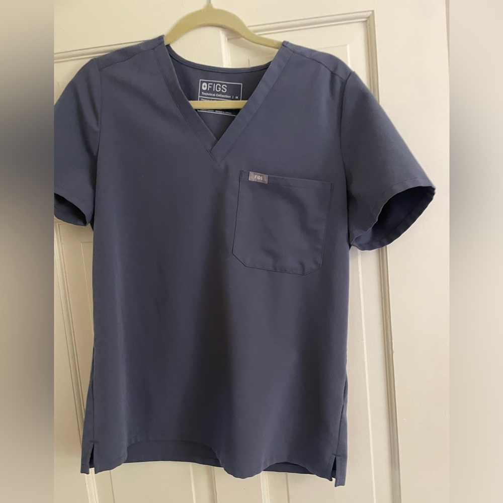 Figs scrub top!